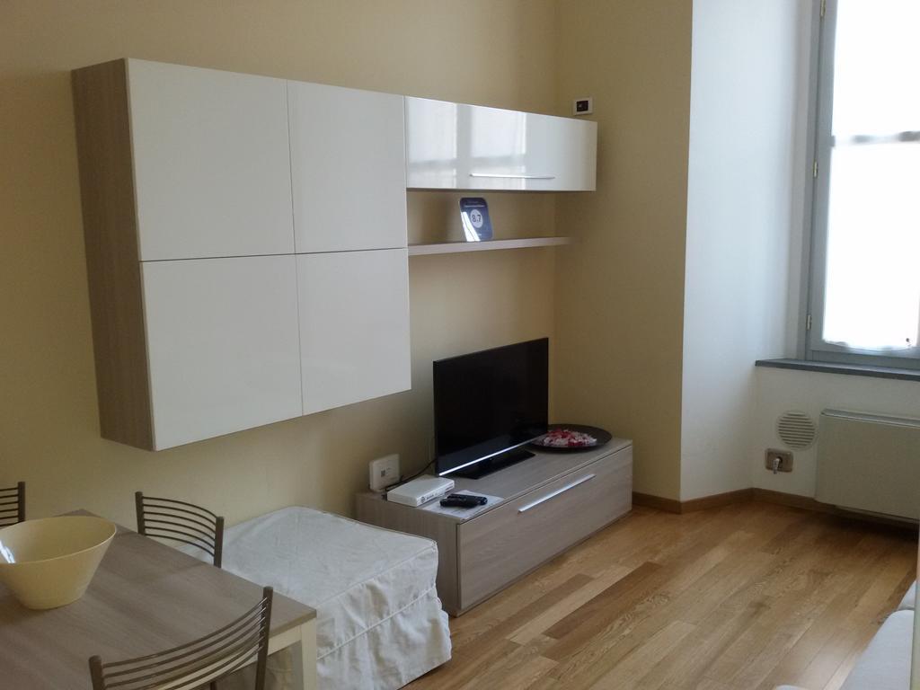 Appartamento Stefania Milão Exterior foto